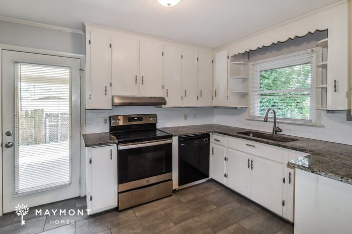 926 Green Ridge Ct - Photo 7 of 15