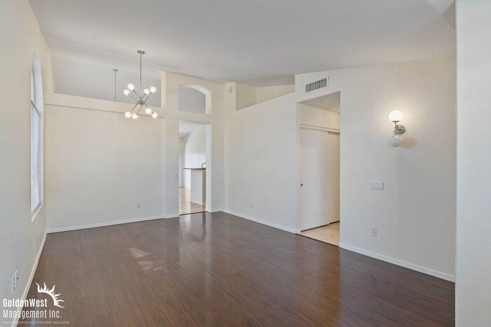 3243 E Wickieup Ln - Photo 3 of 25