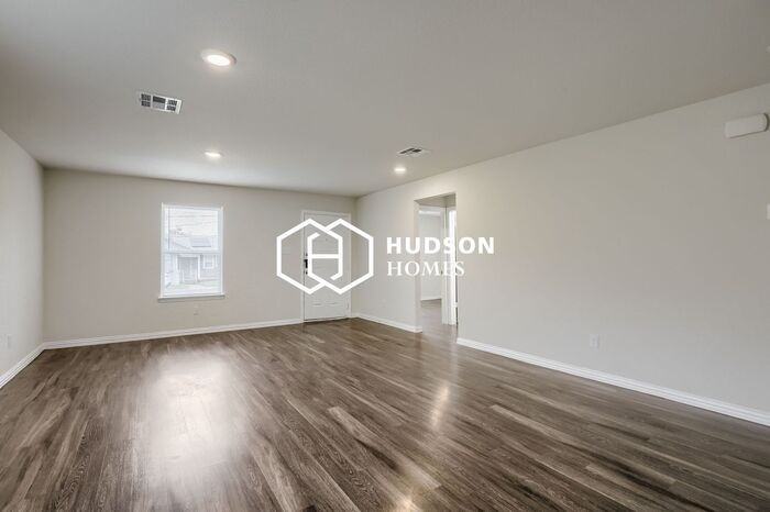 1001 S Terrace St - Photo 3 of 14