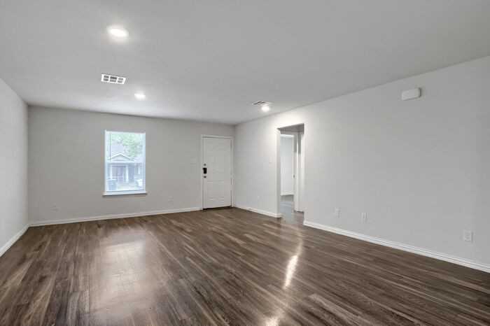 503 Henderson St - Photo 3 of 14