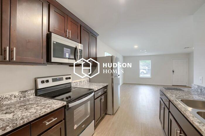 703 S 16th St - Photo 6 of 14