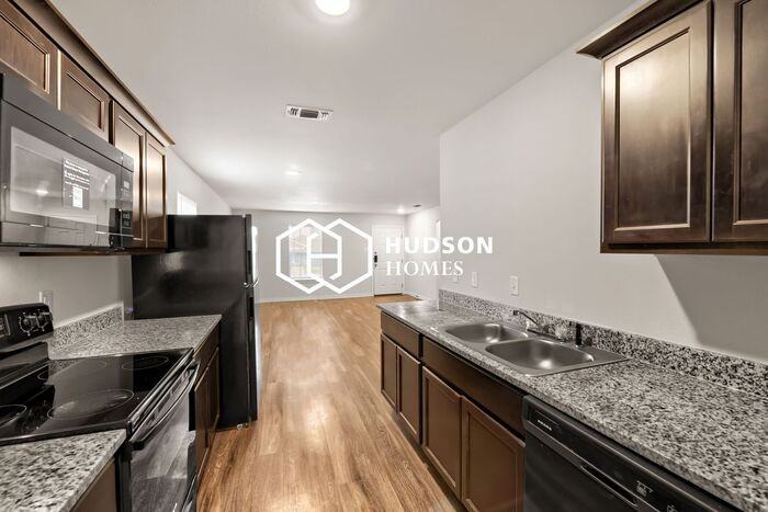 540 W 16th St - Photo 6 of 14