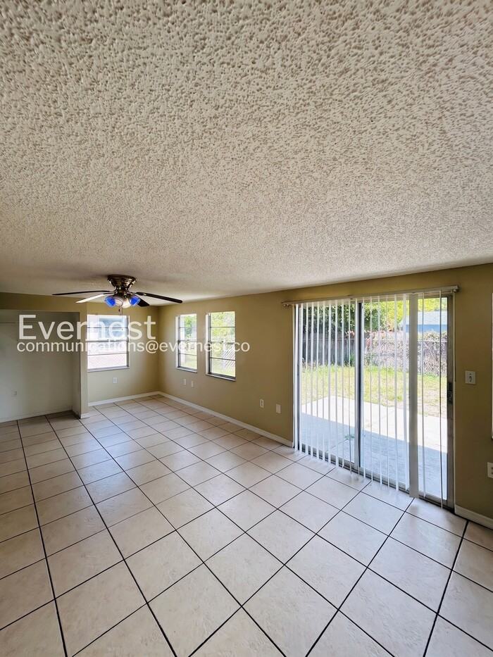 9130 Chatam Ln - Photo 5 of 38