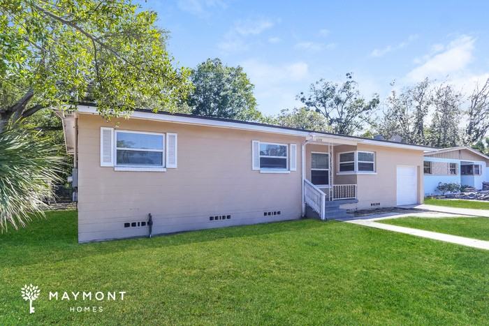 6308 Merrill Rd - Photo 4 of 15