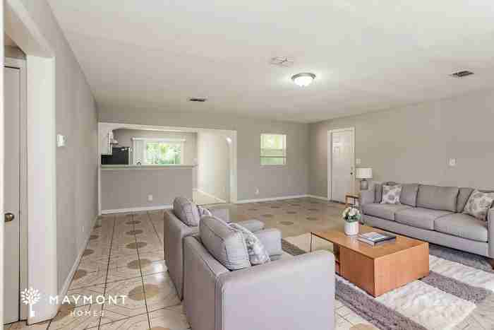 6308 Merrill Rd - Photo 6 of 15