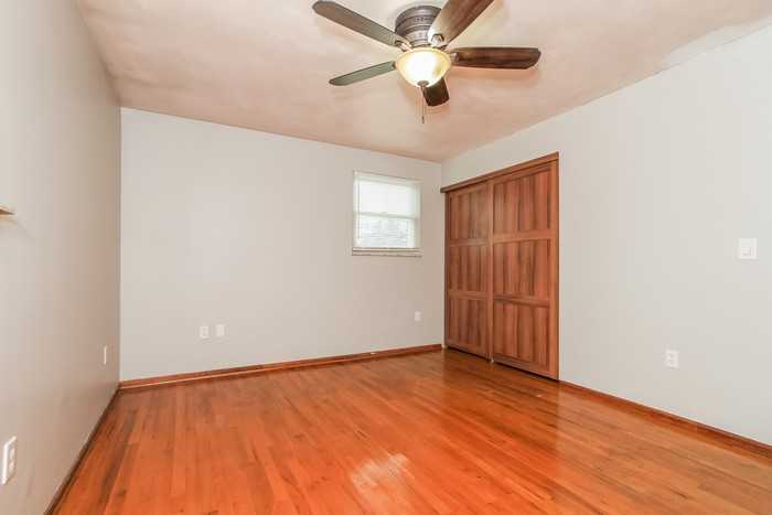 8023 Barret Rd - Photo 6 of 10