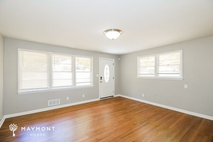 8542 Taylor Rd - Photo 6 of 15