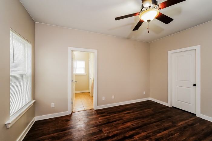 245 Hathaway Ln - Photo 5 of 10