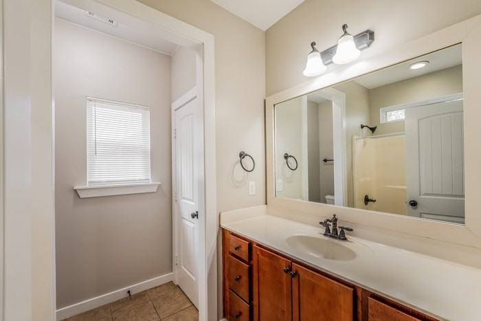 245 Hathaway Ln - Photo 6 of 10