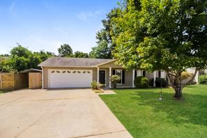 featured image of 12921 Robin Cir
