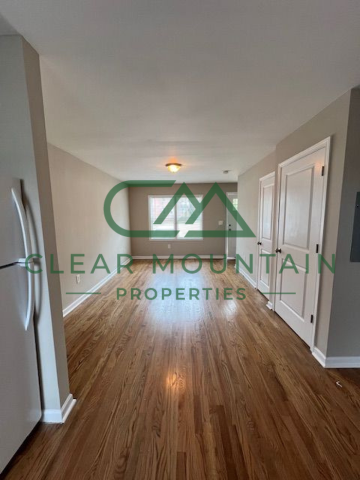 411 Hagood St #B - Photo 5 of 9