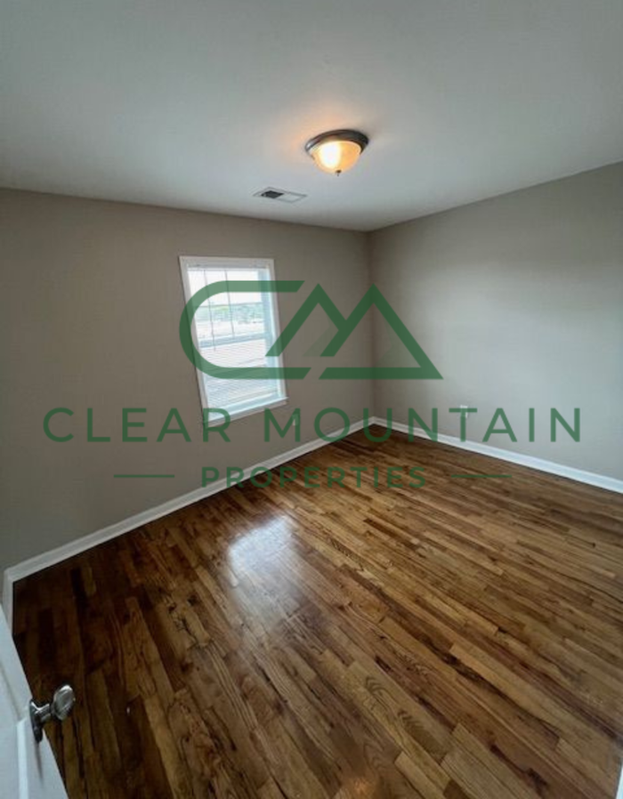 411 Hagood St #B - Photo 6 of 9