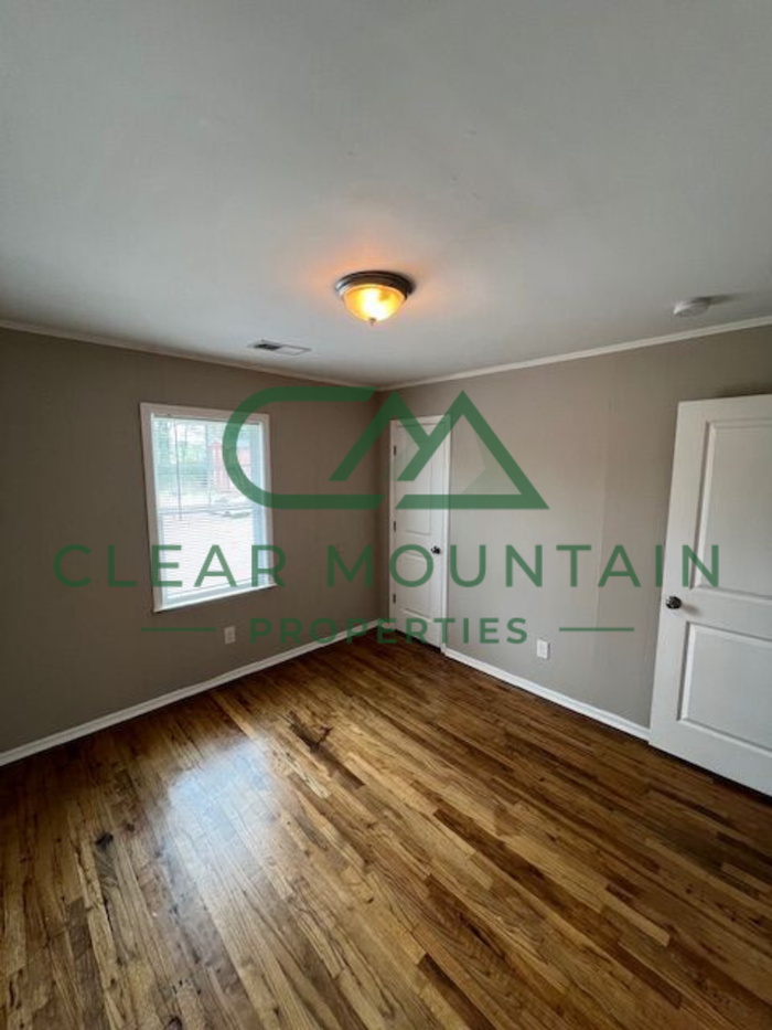 411 Hagood St #B - Photo 7 of 9