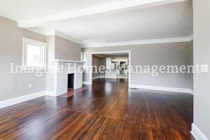 18822 Sloane Ave #1 - Photo 4 of 15