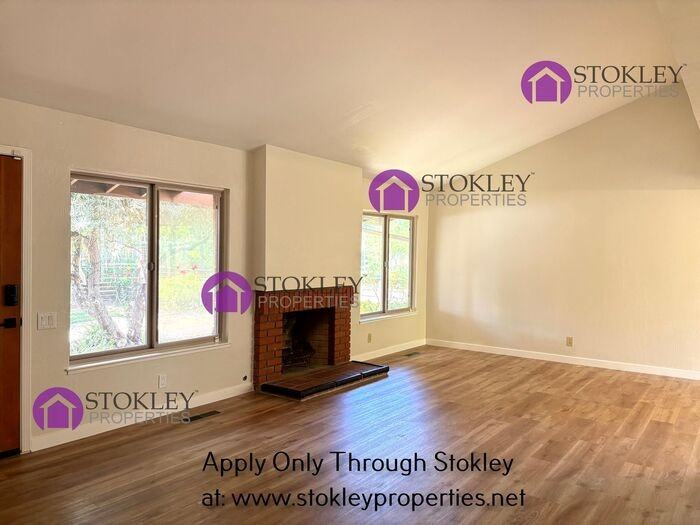 622 Sutton Ct - Photo 4 of 21