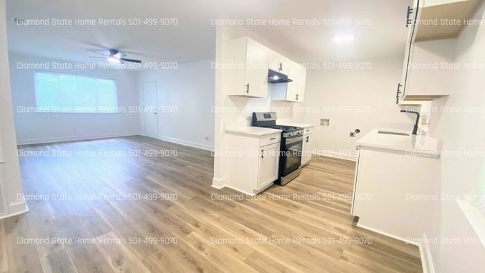 428 N Oak St - Photo 2 of 13