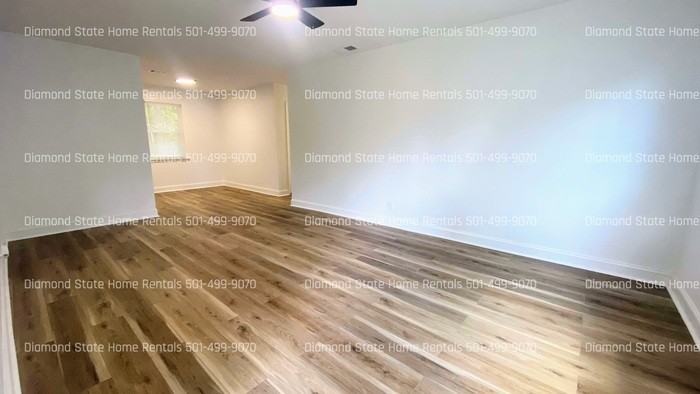 428 N Oak St - Photo 4 of 13