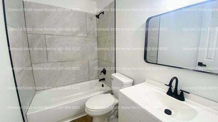 428 N Oak St - Photo 5 of 13