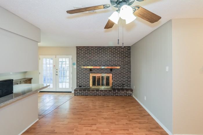 2614 Chevy Chase Dr - Photo 4 of 15