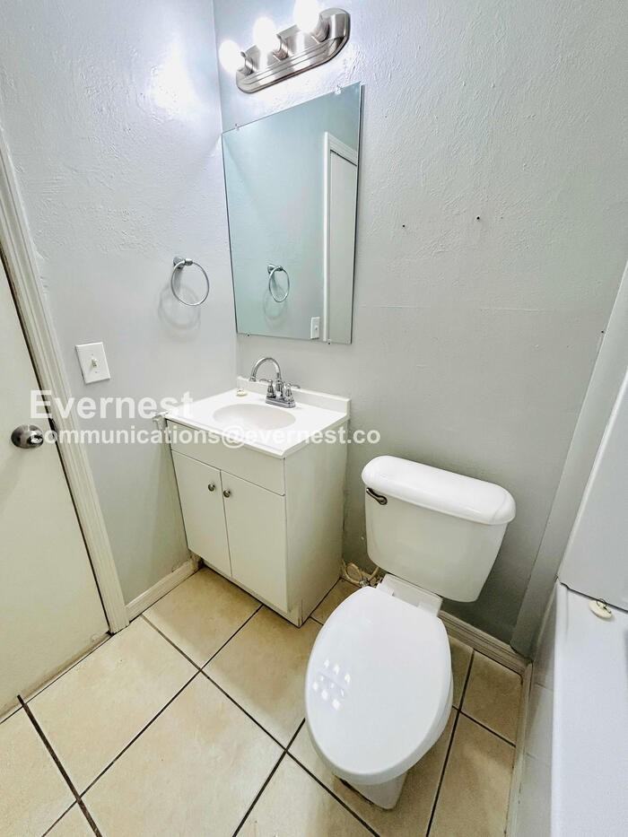 3019 W Meadow St - Photo 6 of 26