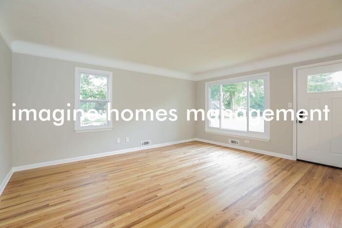 4626 Silverdale Rd - Photo 5 of 16