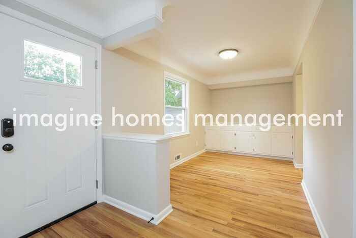 4626 Silverdale Rd - Photo 6 of 16