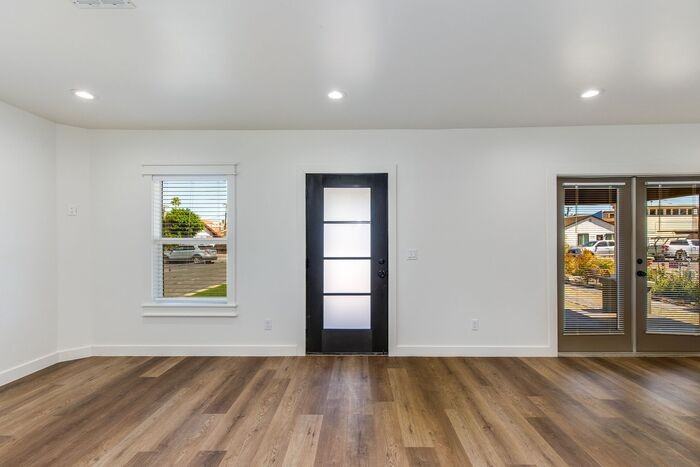 1329 E Brill St - Photo 6 of 25