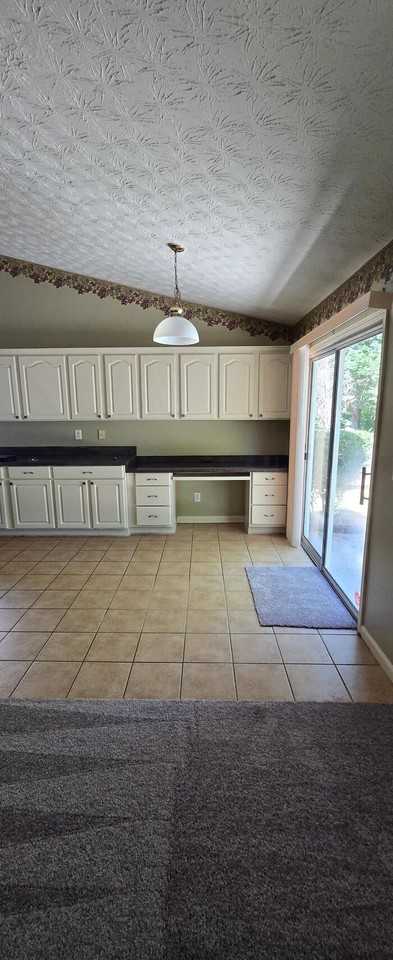 953 Sentry Ct - Photo 3 of 12