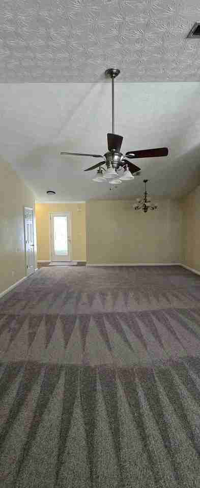 953 Sentry Ct - Photo 4 of 12