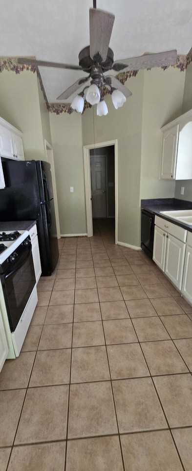 953 Sentry Ct - Photo 6 of 12