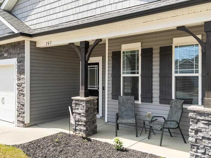 207 Balboa Pkwy - Photo 4 of 34