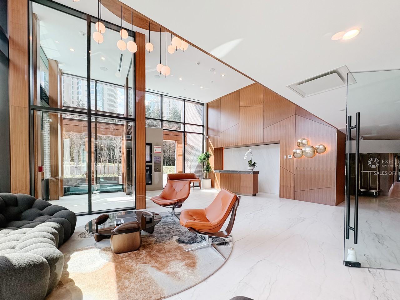 423 6th Street #604 - Photo 5 of 36