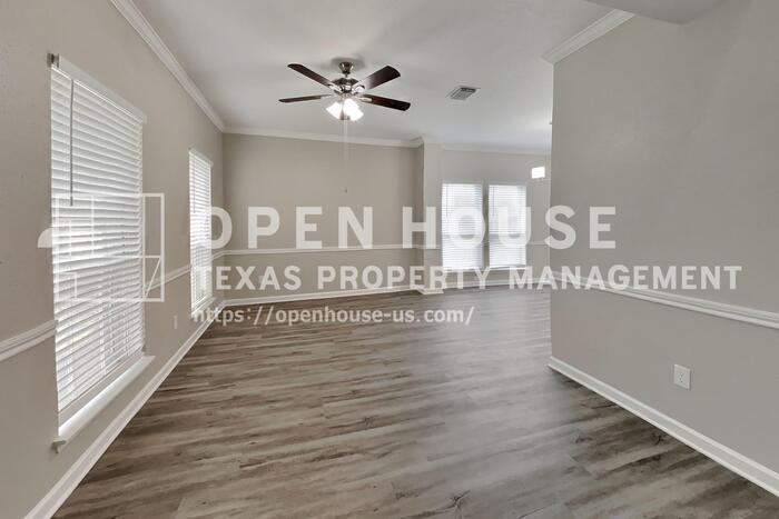 16306 Ash Point Ln - Photo 4 of 21