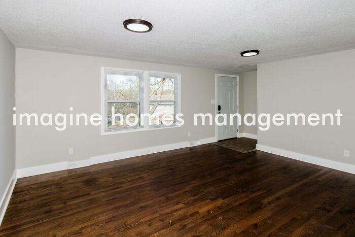 1205 Ne 84th Ter - Photo 3 of 13