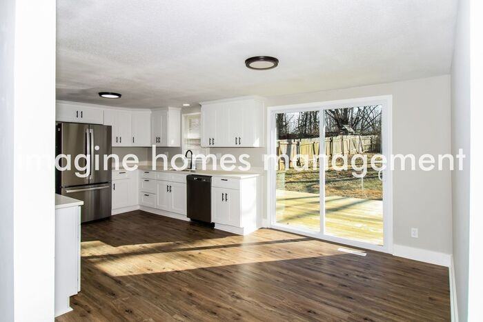 1205 Ne 84th Ter - Photo 4 of 13