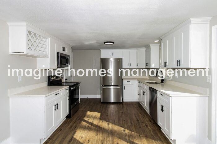 1205 Ne 84th Ter - Photo 5 of 13