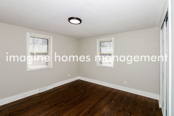 1205 Ne 84th Ter - Photo 6 of 13