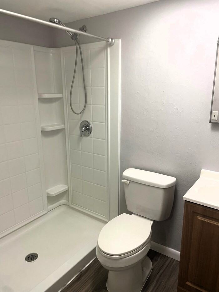 610 Se 10th St #A - Photo 6 of 8