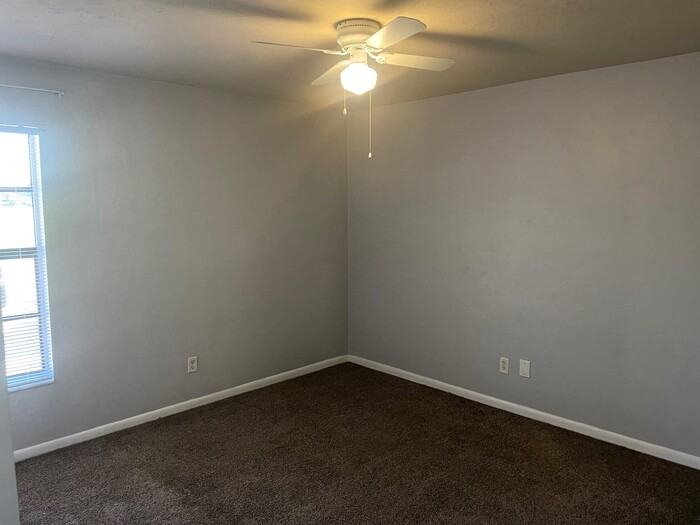 610 Se 10th St #A - Photo 7 of 8