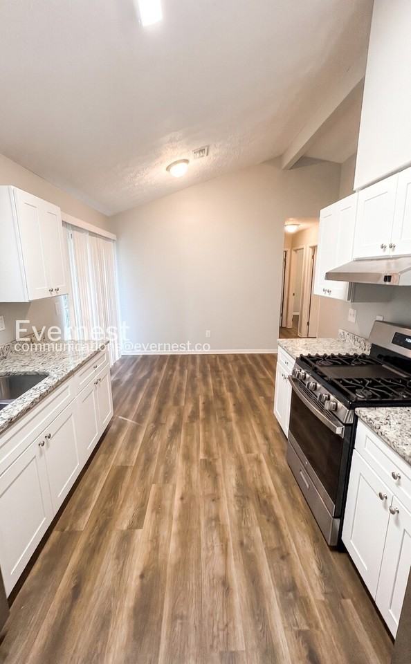 7800 Park Ln - Photo 4 of 24