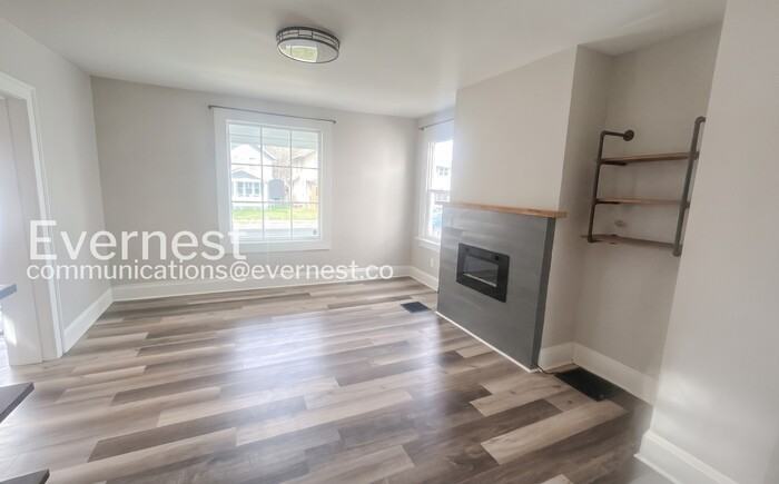 1681 Manchester Ave - Photo 7 of 25