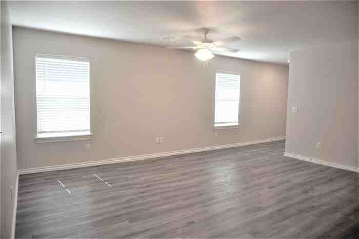 11222 Burnham Ave - Photo 3 of 25