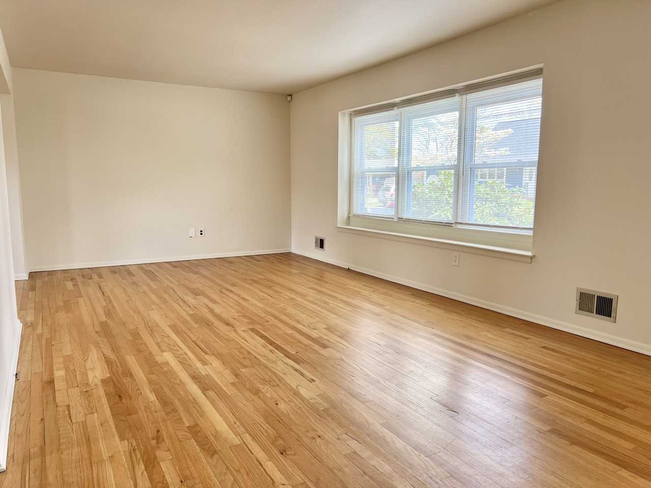 944 Longboat Ave #NA - Photo 2 of 15