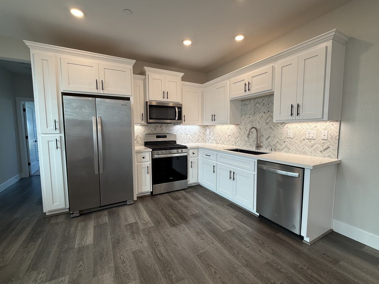 4080 Peters Ct #NA - Photo 7 of 19