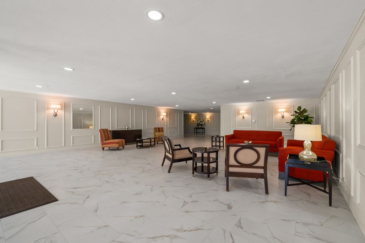 1210 N Kings Rd #203 - Photo 3 of 44