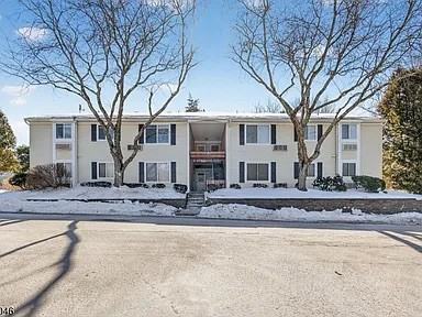 5 Steeplechase Ct #5 - Photo 2 of 18