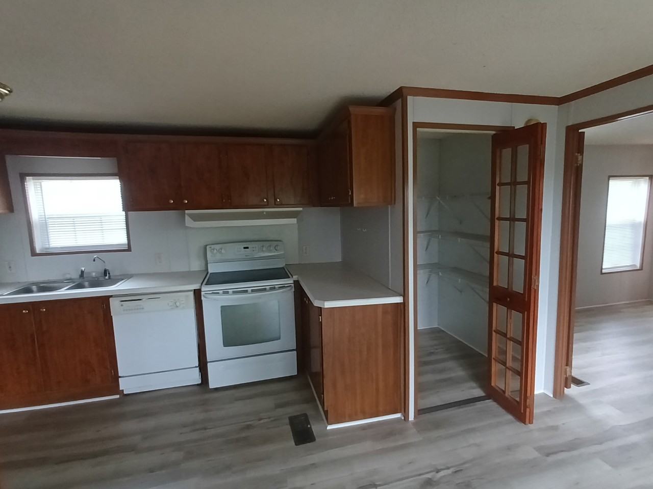 104 Matthews St #NA - Photo 3 of 8