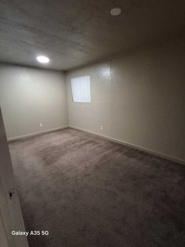 5935 Garden Ave #E - Photo 3 of 12