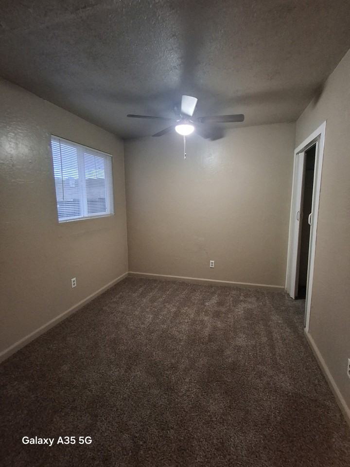 5935 Garden Ave #E - Photo 4 of 12