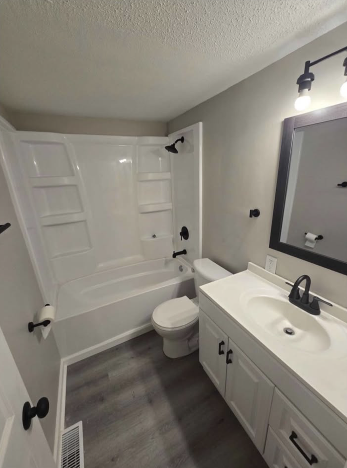 1116 Pine St #A - Photo 4 of 9